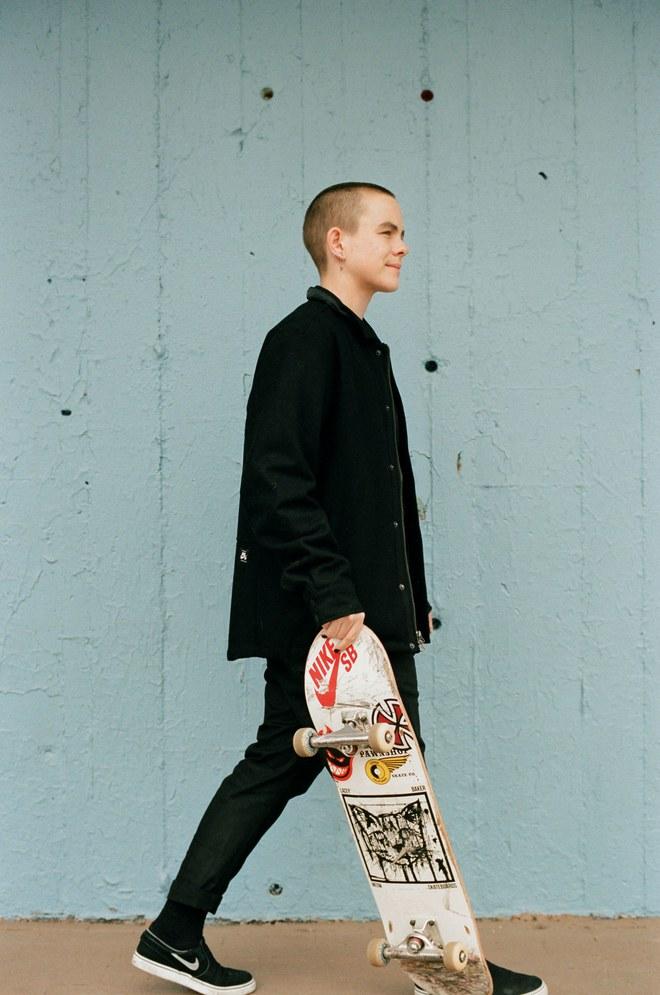 香港正宗六宝典资料大全眼观六路——揭秘传统智慧与现代社会交融的魅力,香港正宗六宝典资料大全,传统智慧与现代社会的交融魅力——眼观六路