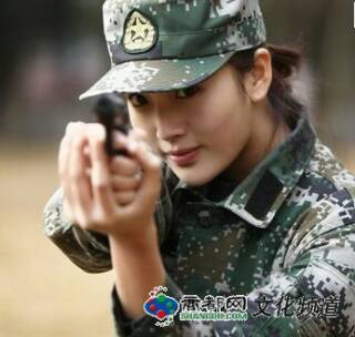 中国漂亮女兵单人照片的魅力与力量,中国女兵的魅力和力量,美丽与英勇的完美结合