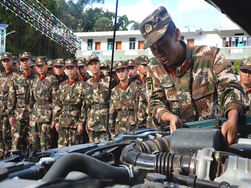 新兵刚开始的训练,挑战与适应,新兵训练,挑战与适应之旅
