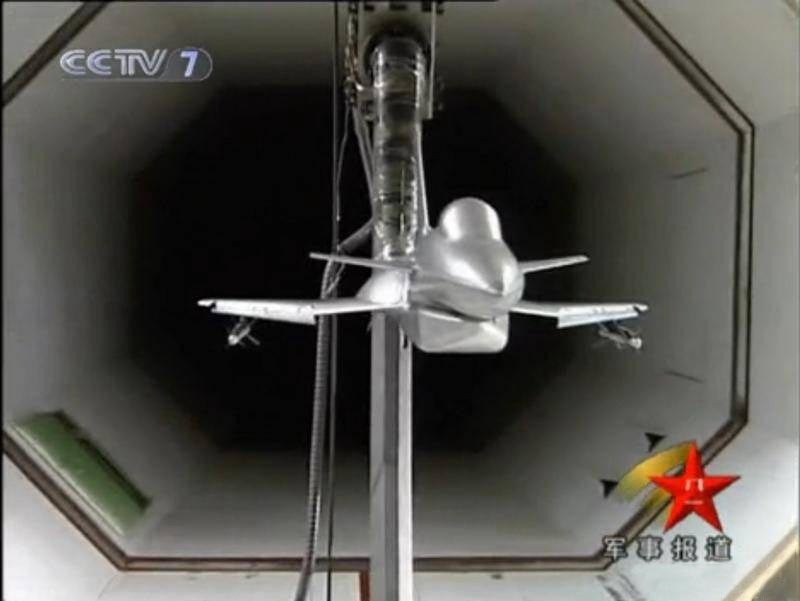 F-15战斗机机腹挂架，空中巨鹰的锐利武器挂载系统，F-15战斗机机腹挂架，空中巨鹰的挂载利器