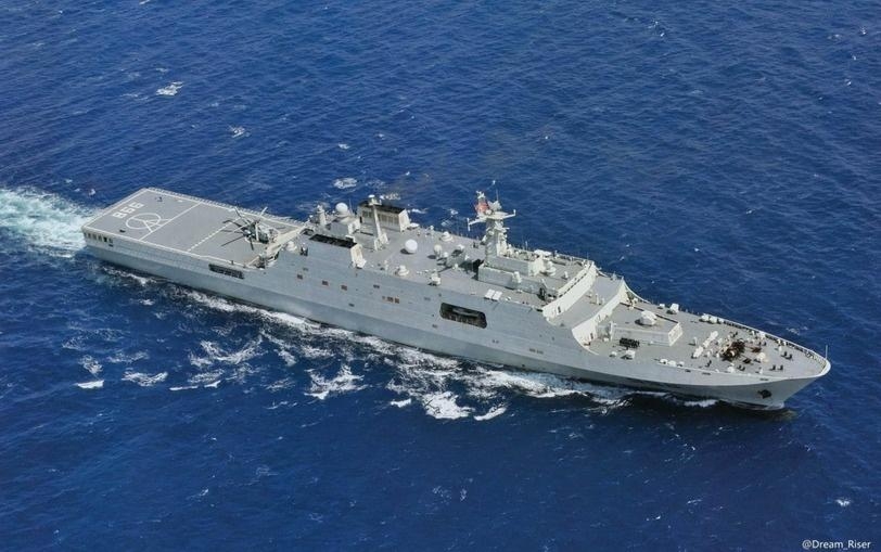 昆仑山号登陆舰载重,揭示中国海军力量的重要一环,昆仑山号登陆舰载重,中国海军力量的关键一环揭秘