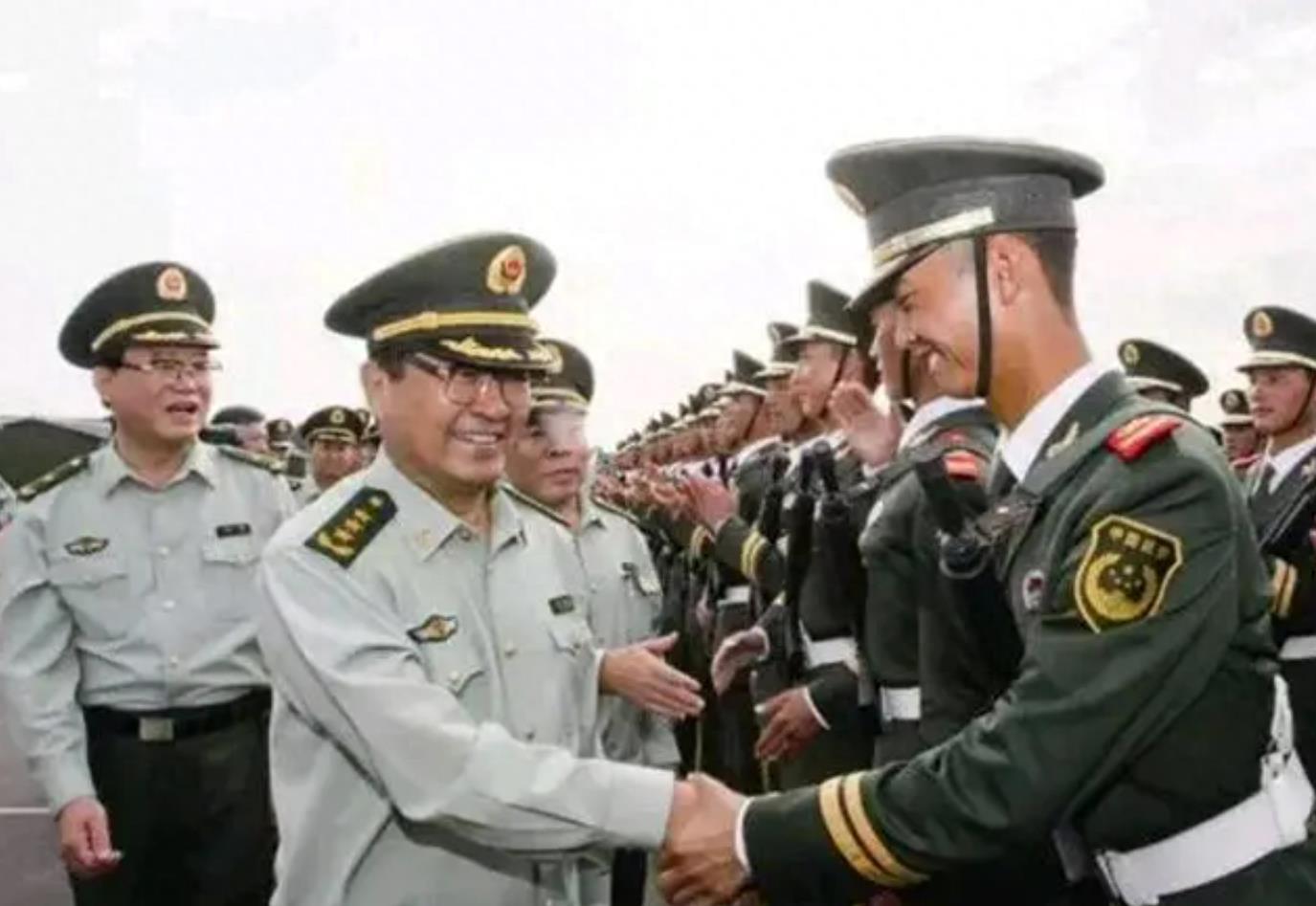 关于目前在职上将多少人的一些探讨,探讨当前职场人员数量现状及其发展趋势