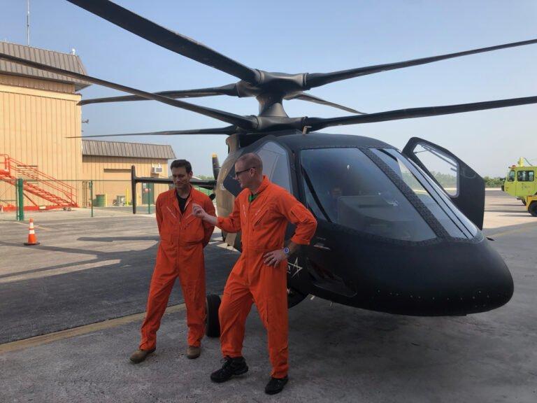 阿帕奇武装直升机时速,速度与力量的完美结合,阿帕奇武装直升机,速度与力量的巅峰展现