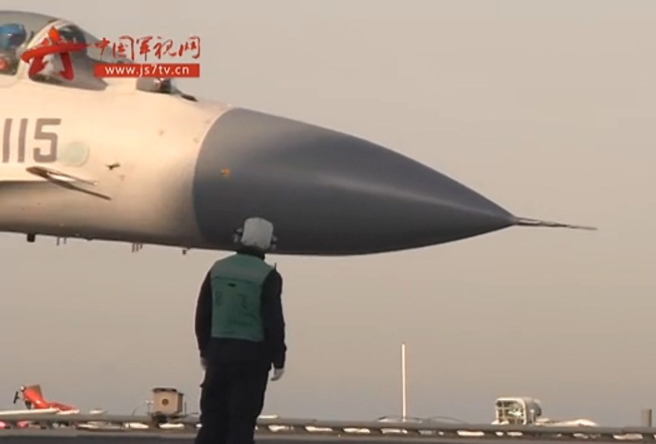 歼-15战斗机外形介绍,歼-15战斗机外形详解