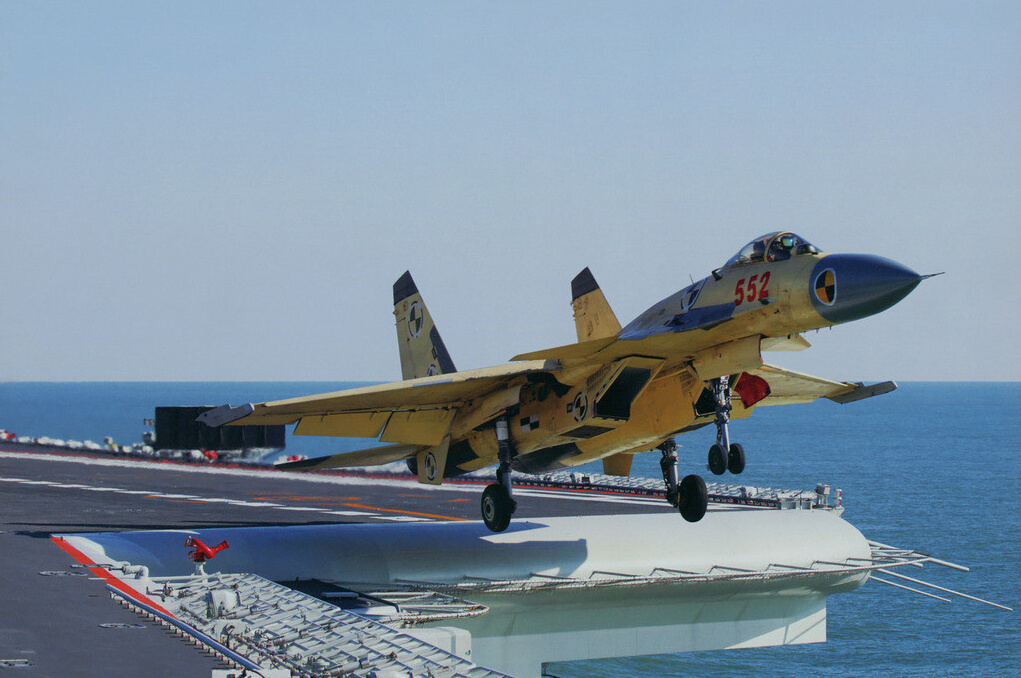 歼-15战斗机外形介绍,歼-15战斗机外形详解