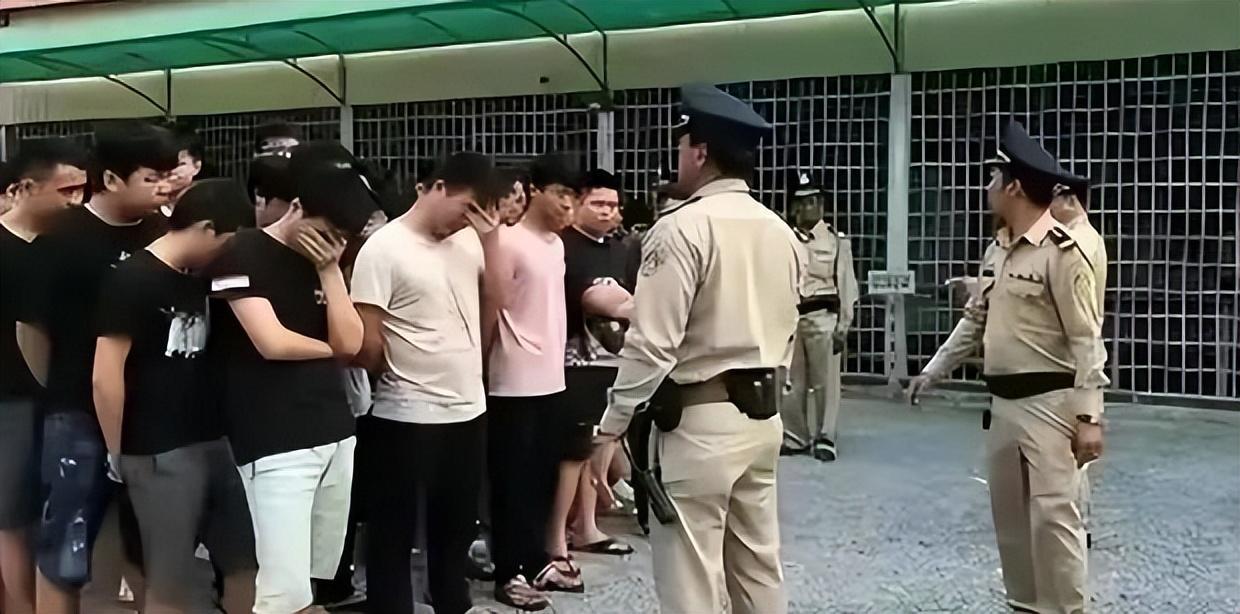 俄军机击中日军舰,历史事件的回顾与反思,俄军机击中日军舰,事件回顾与反思