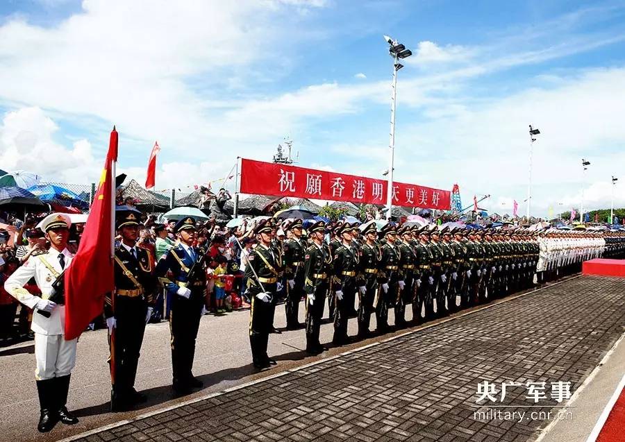 香港人民眼中的阅兵盛典，荣耀与自豪的交织，香港民众视角下的阅兵盛典，荣耀与自豪的辉映
