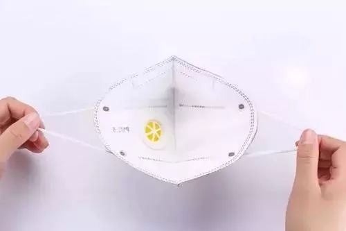 关于N95口罩喷酒精后能否继续使用的探讨，N95口罩喷酒精后的使用探讨