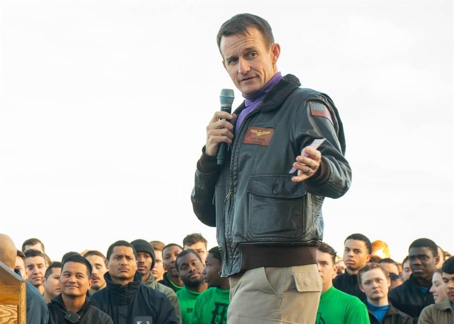 中国海军第一艘航母舰长揭秘，英勇无畏，引领时代潮流的航海英雄，中国海军航母舰长揭秘，航海英雄引领时代潮流，英勇无畏展现实力