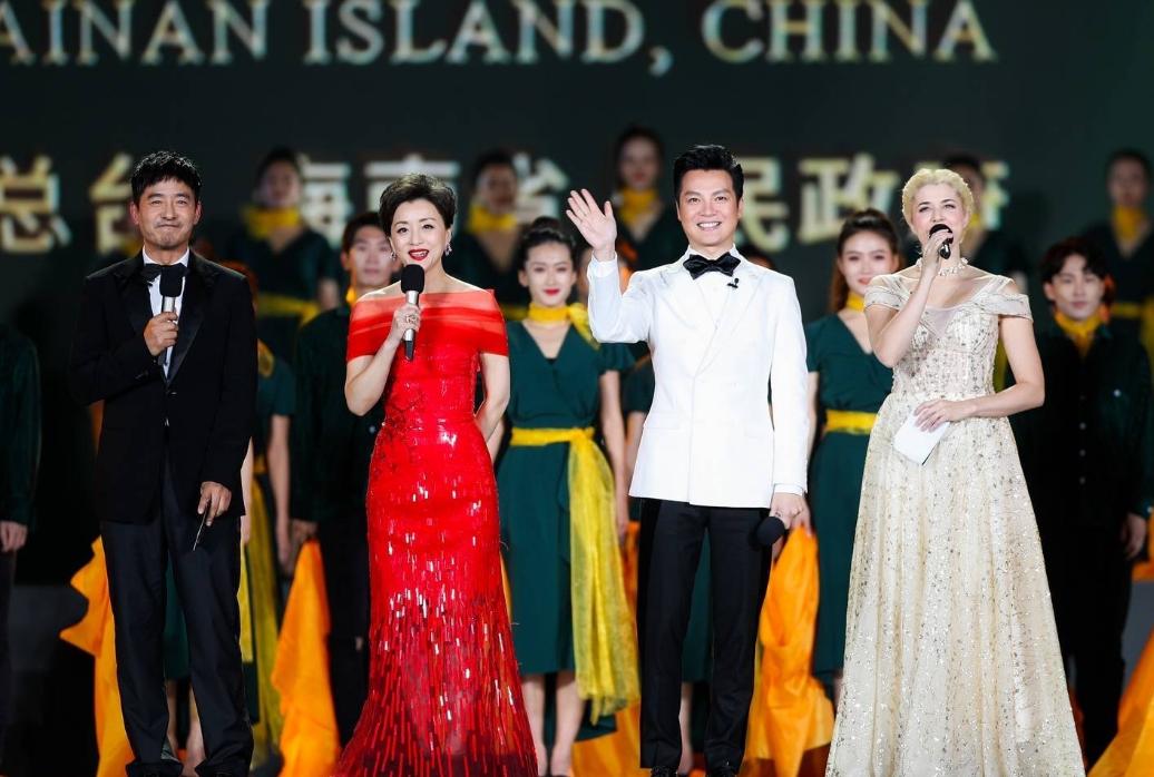 央视军事女主持，闪耀在荧幕上的军事之花，央视军事女主持，军事之花在荧幕上绽放