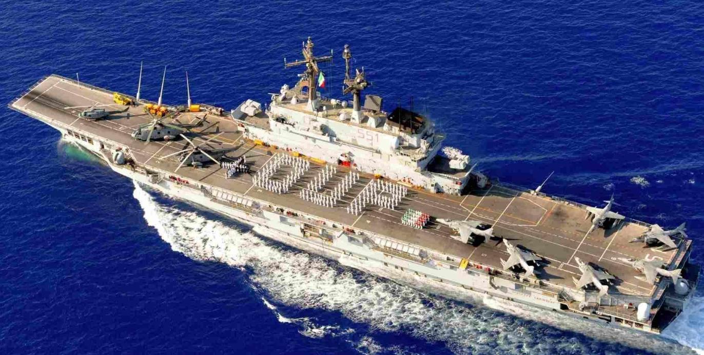 黄蜂级两栖攻击舰，揭秘八艘舰艇的编号与实力，黄蜂级两栖攻击舰揭秘，八艘舰艇的编号与战斗力全解析