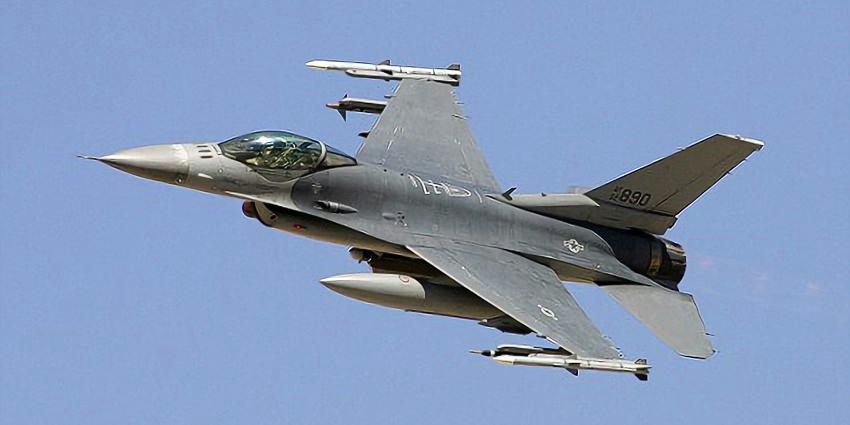 探究F-16V与歼-20，两种战斗机的对比与探讨，F-16V与歼-20战斗机，对比与探讨