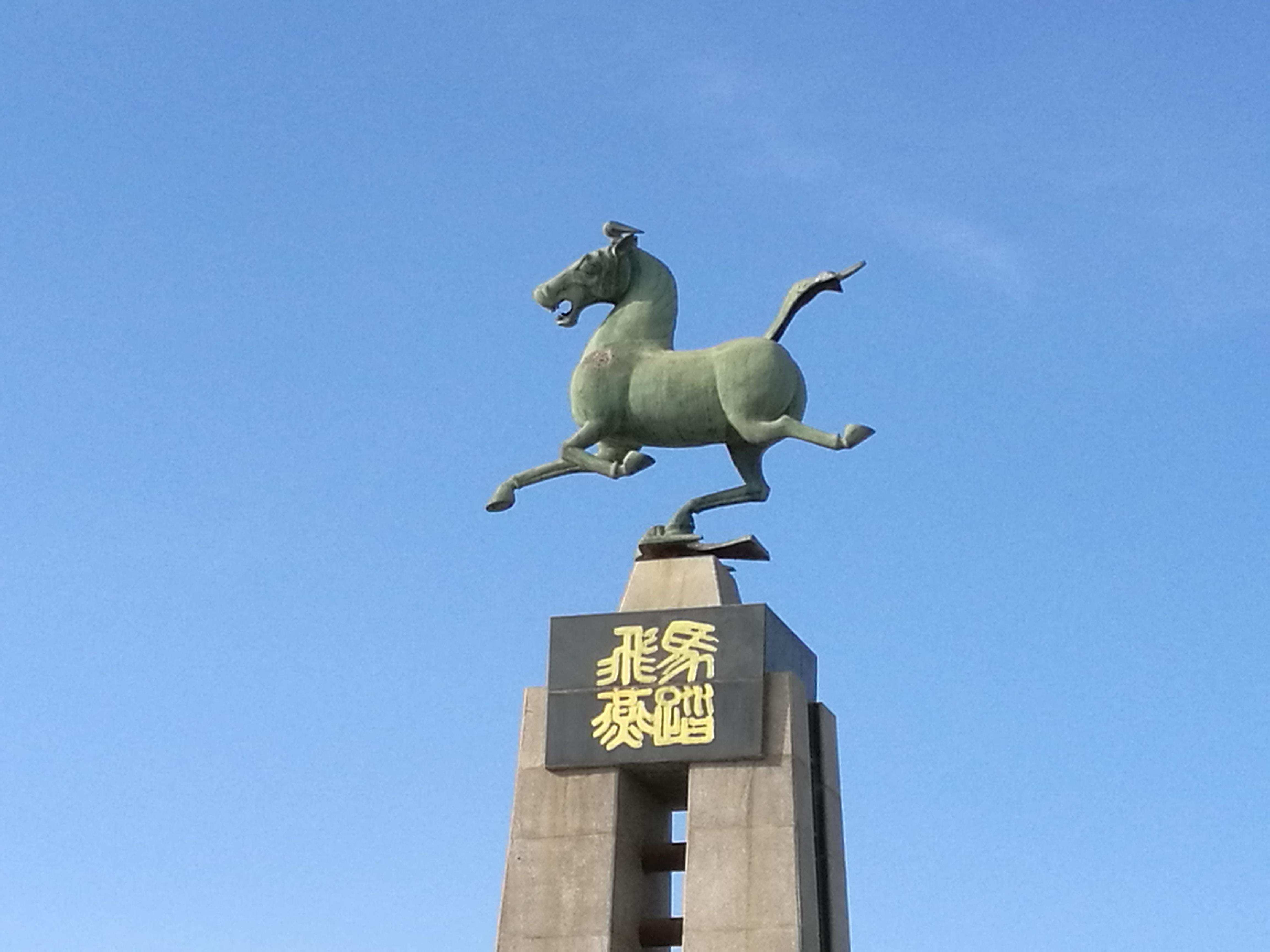 仪仗礼服，传统与现代的交融之美，传统与现代交融之美，仪仗礼服的魅力展现