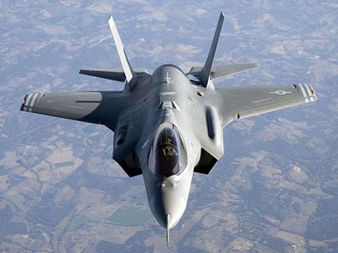 A-10攻击机与佩刀战机，空中巨擘的对决，A-10攻击机与佩刀战机，空中巨擘对决揭秘
