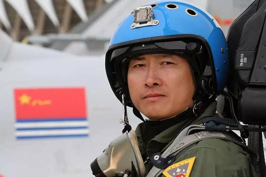辽宁舰第N天起降歼-15，某些人开始慌张，辽宁舰歼-15起降引发关注，某些人陷入慌张情绪