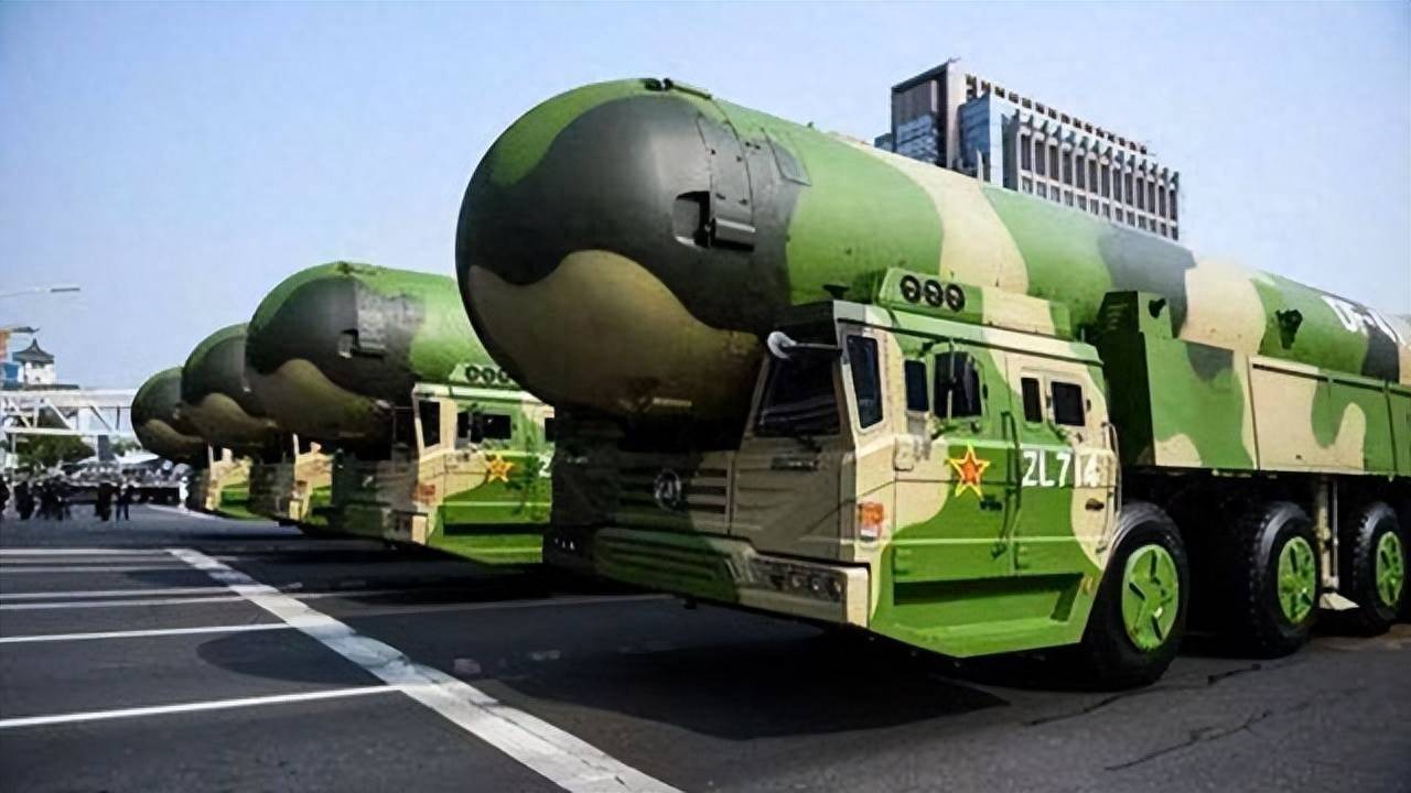 东风41发射画面，揭示中国战略导弹力量的壮丽瞬间，东风41发射壮丽瞬间，展现中国战略导弹力量的震撼力量